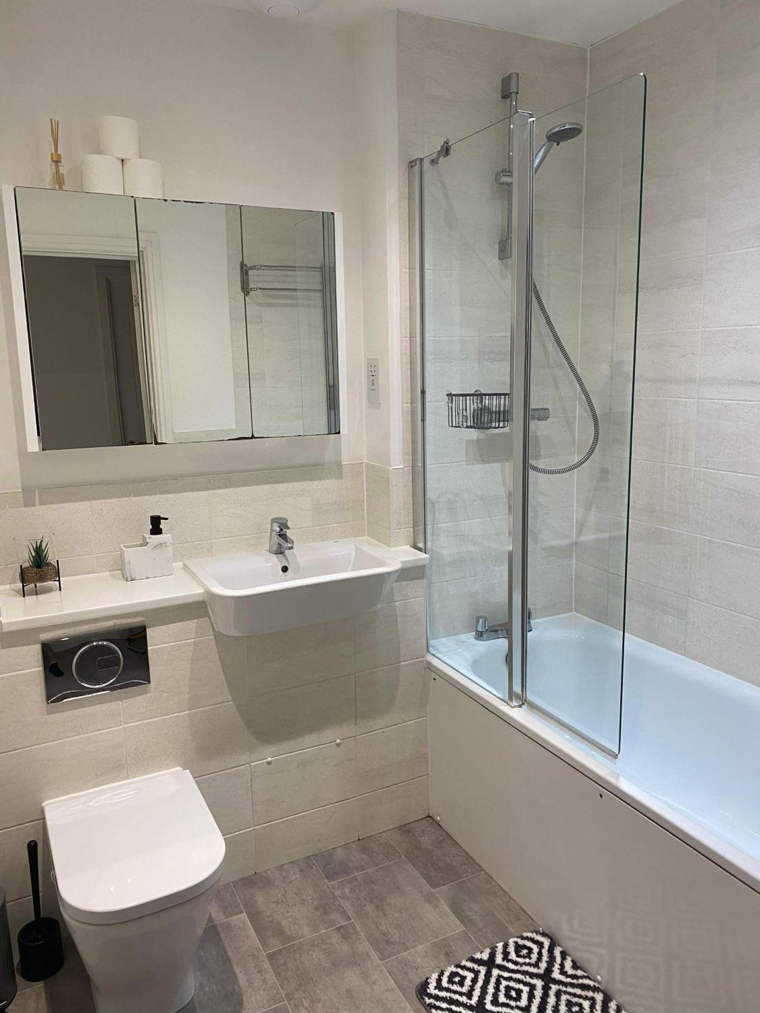 Crawley 2Bed Apartament Close To Gatwick Airport Copthorne  Exterior foto
