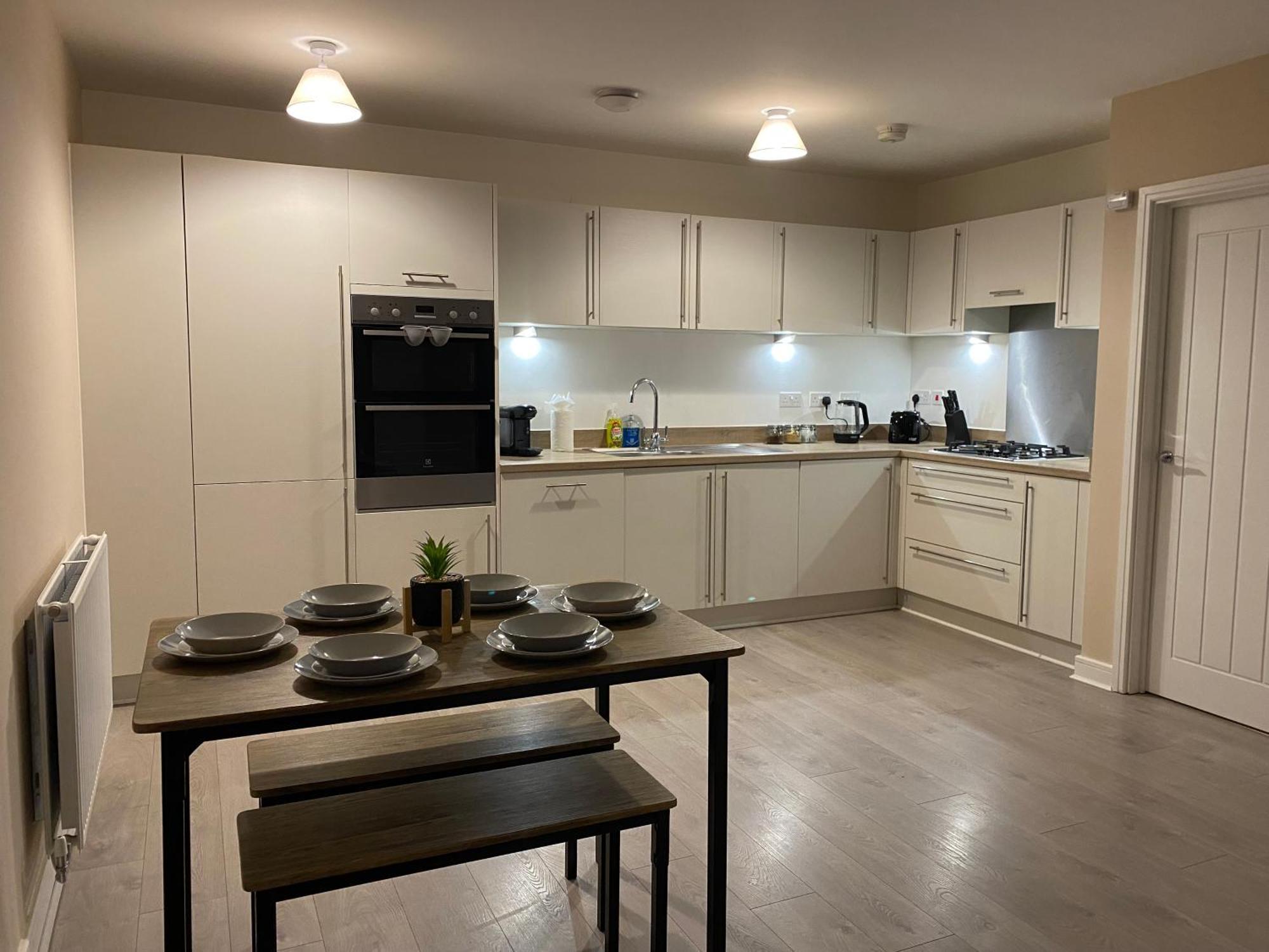 Crawley 2Bed Apartament Close To Gatwick Airport Copthorne  Exterior foto